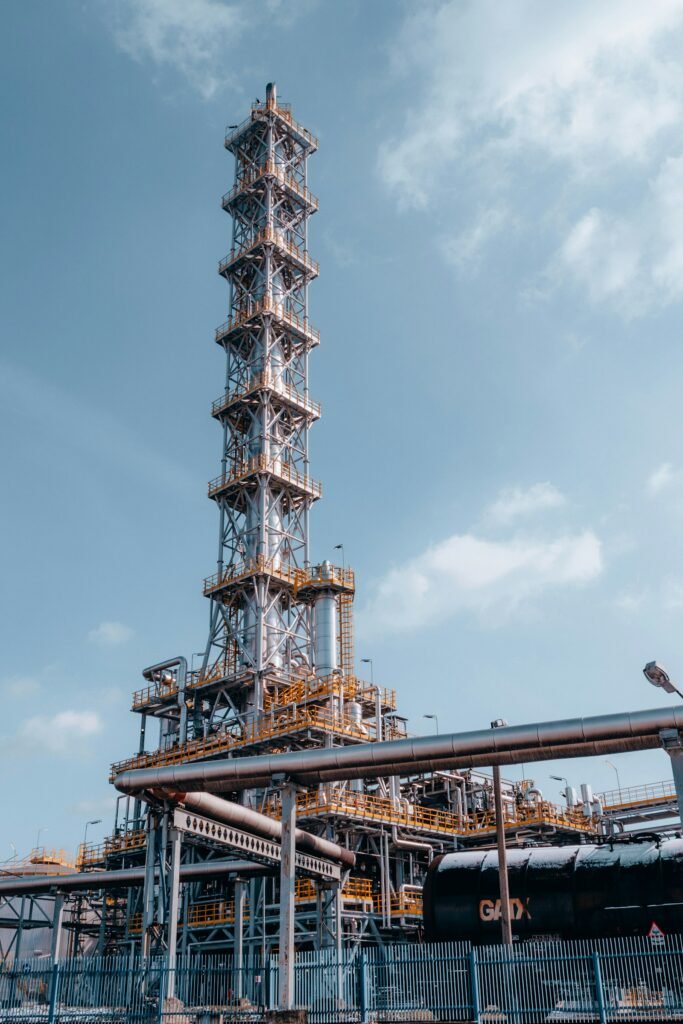 Saudi Aramco profit jump - oil refinery industrial facility